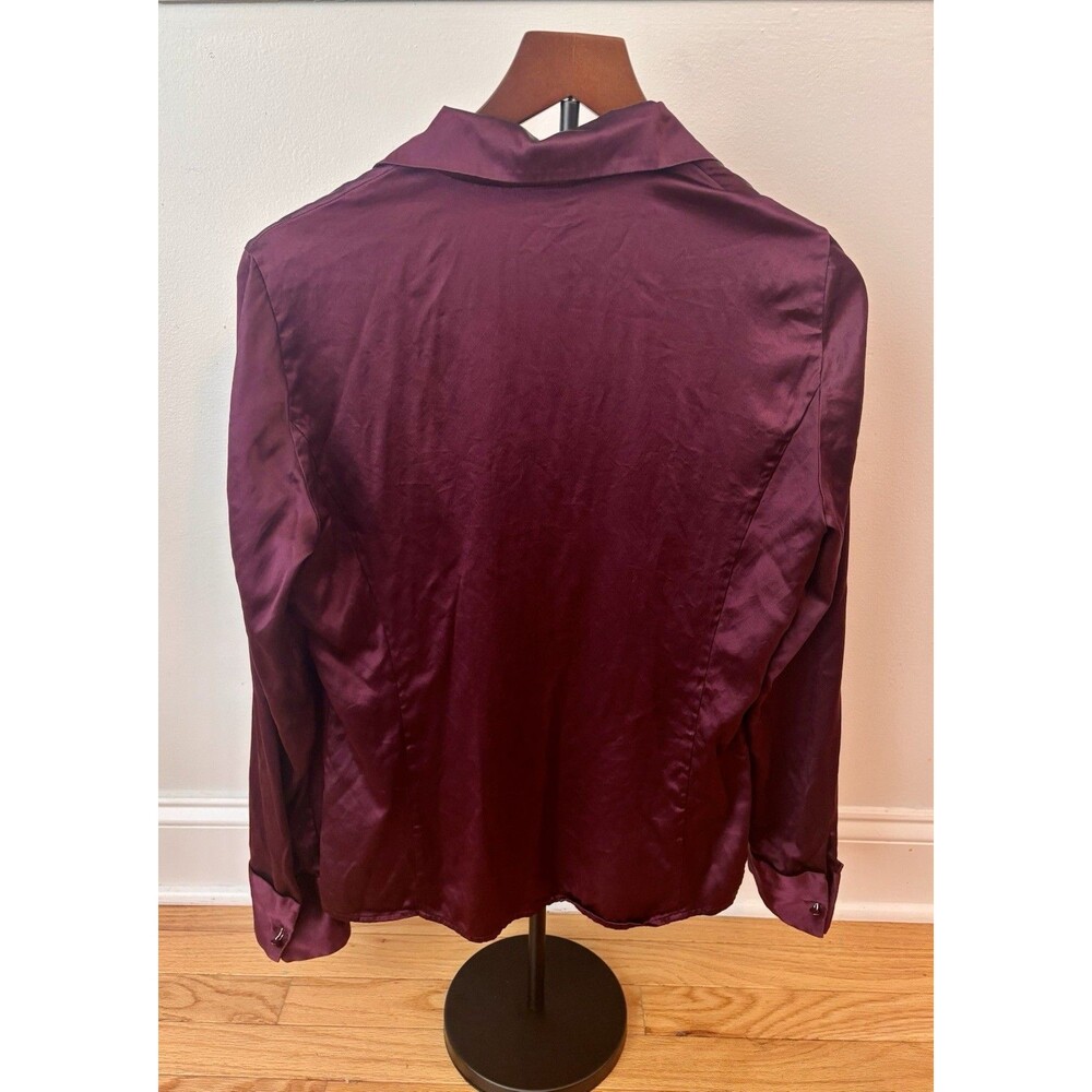 Dana Buchman 100% Silk Blouse Womens 10 Plum Satin Button Career - Picture 2 of 7